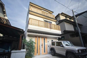 二条 秋 designer house 新築 2LDK 1階庭付き 4人宿泊可能